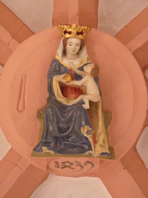 Schlussstein in der alten Wallfahrtskirche Hessenthal